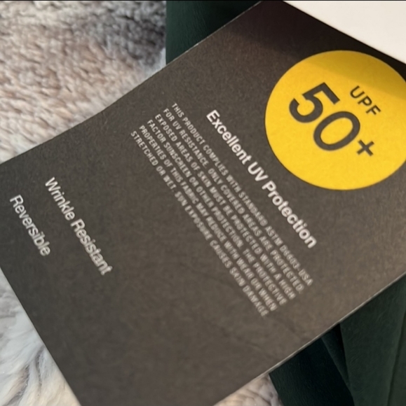 ⚡️SALE⚡️GapFit Reversible Runaround Joggers in 'Green Outdoors', Size Small - Picture 9 of 11